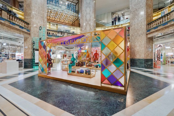 Installation aux Galeries Lafayettes Champs-Elysées