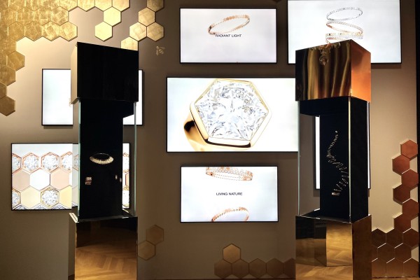 Bee de Chaumet event